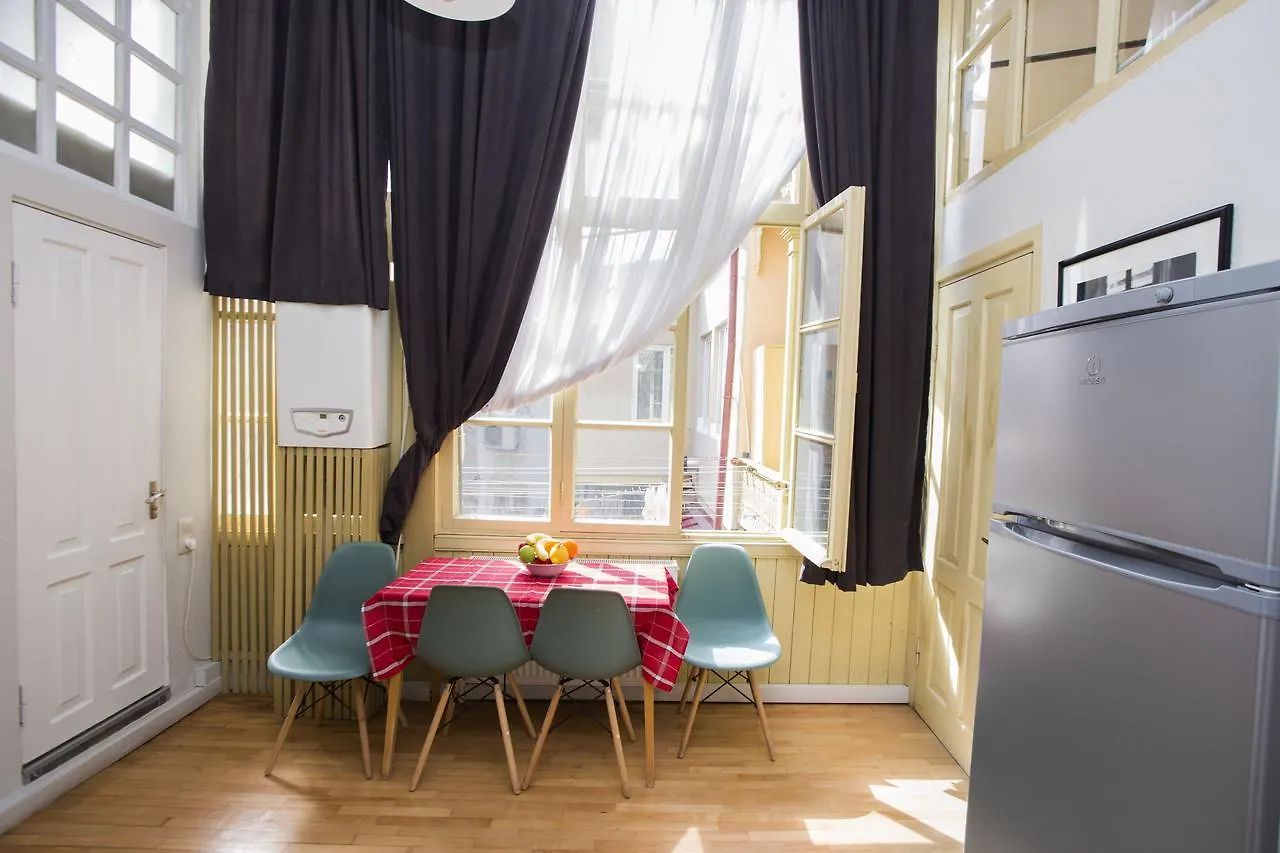 Charming 2Br Apartment In Old Tbilisi - By Wehost