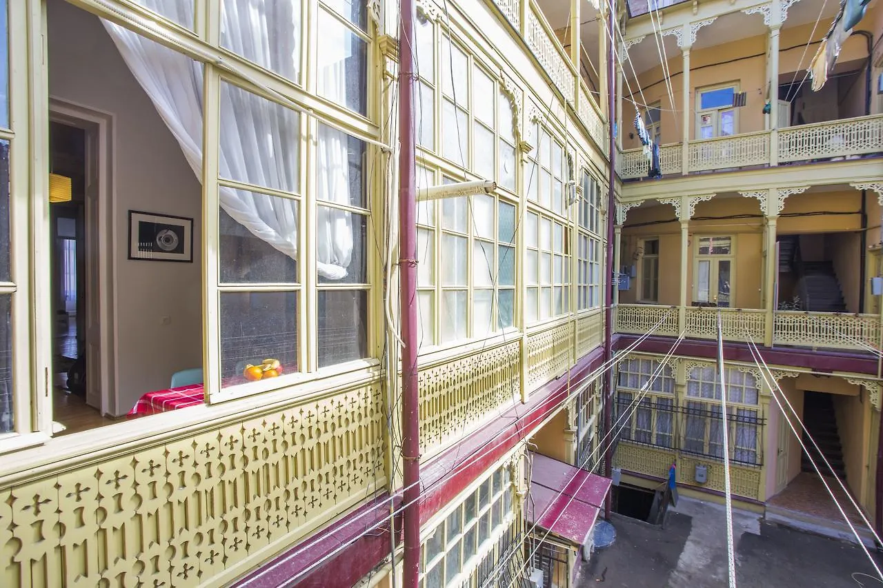 Charming 2Br Apartment In Old Tbilisi - By Wehost