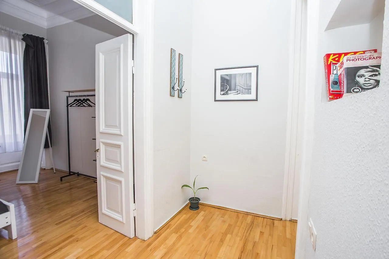 Charming 2Br Apartment In Old Tbilisi - By Wehost