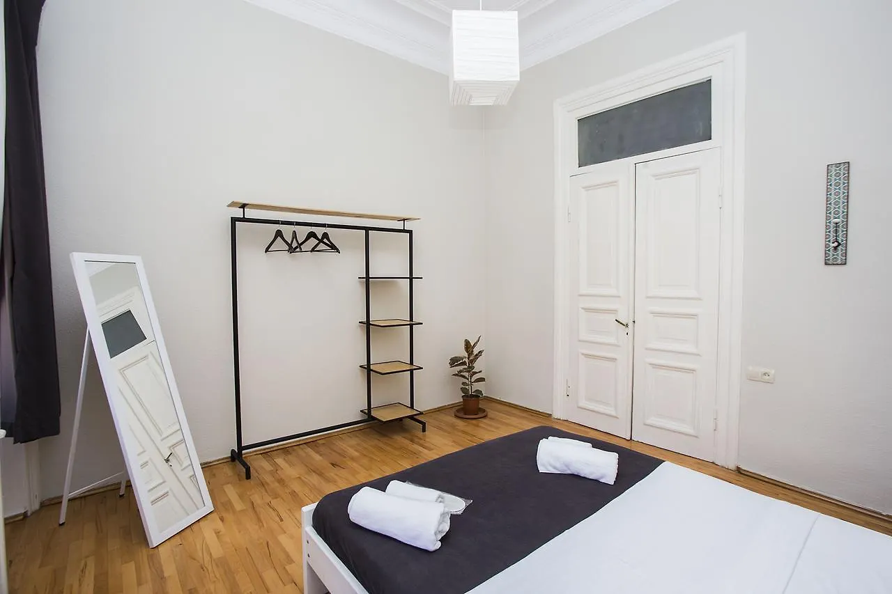 Charming 2Br Apartment In Old Tbilisi - By Wehost